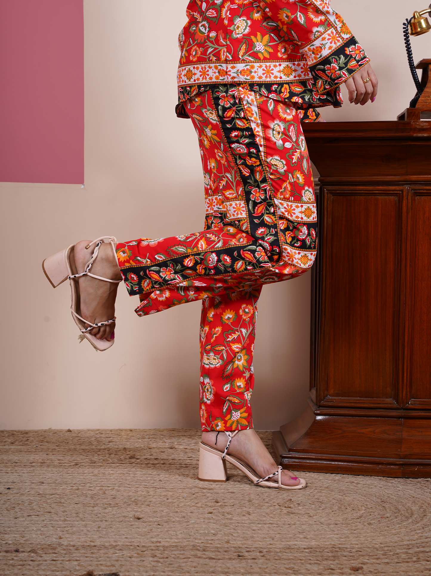 Floral placement Printed Pant