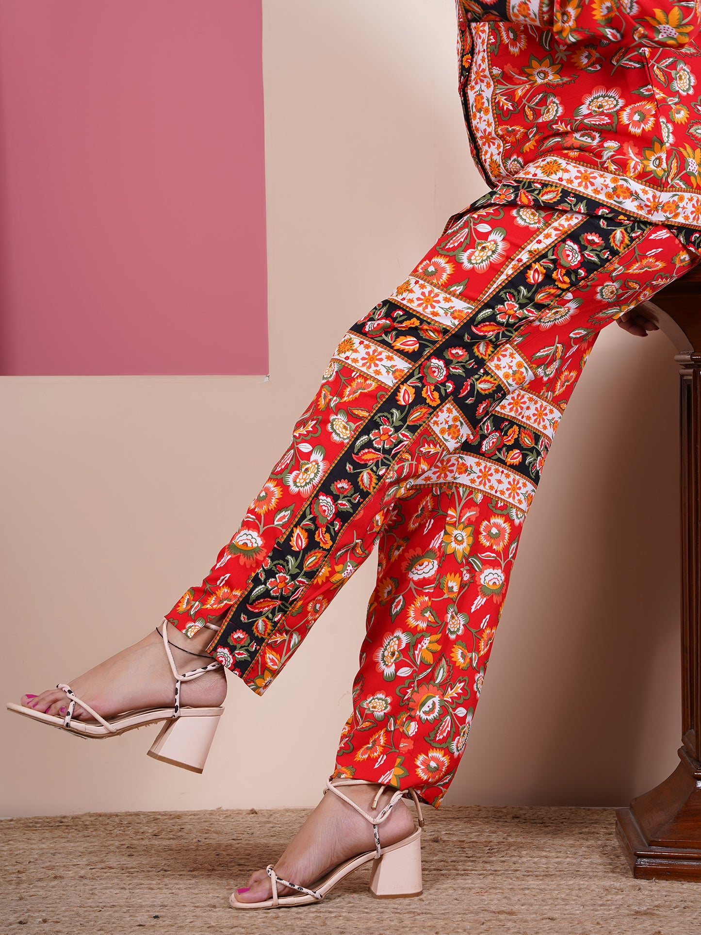 Floral placement Printed Pant